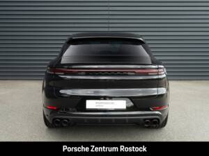 Imagen 33/38 de Porsche Cayenne Coupé E-Hybrid (1900)