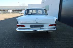 Image 5/50 of Mercedes-Benz 220 b (1965)