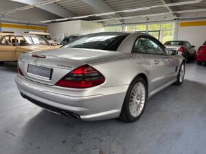 Image 22/29 of Mercedes-Benz SL 55 AMG (2002)