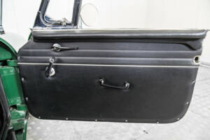 Image 35/50 of MG MGB (1964)