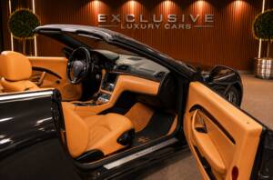 Bild 36/59 von Maserati GranCabrio 4.7 (2010)