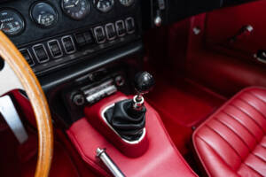 Image 15/36 of Jaguar E-Type (1969)