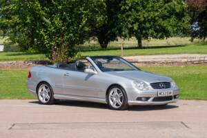 Image 7/50 of Mercedes-Benz CLK 55 AMG (2003)