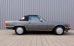 Image 3/97 de Mercedes-Benz 560 SL (1987)