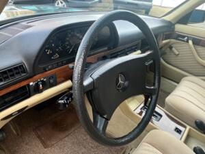Bild 17/24 von Mercedes-Benz 280 SE (1982)