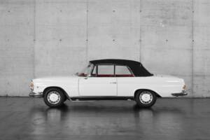 Image 7/50 of Mercedes-Benz 280 SE 3,5 (1969)