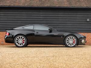 Bild 2/49 von Aston Martin V12 Vanquish S (2007)