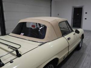 Image 11/15 of Alfa Romeo 1.6 Spider (1983)