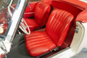 Afbeelding 9/19 van Mercedes-Benz 190 SL (1961)