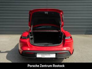 Afbeelding 27/30 van Porsche Taycan Turbo S Sport Turismo (2022)