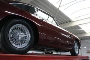 Image 7/50 de Aston Martin DB 5 Vantage (1965)