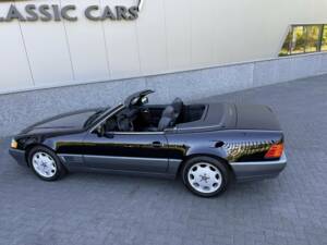 Image 7/46 of Mercedes-Benz SL 320 (1995)