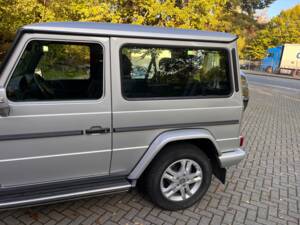 Image 7/15 of Mercedes-Benz G 350 Bluetec (SWB) (2012)