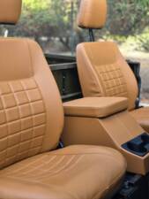 Image 15/25 of Land Rover 90 (1986)