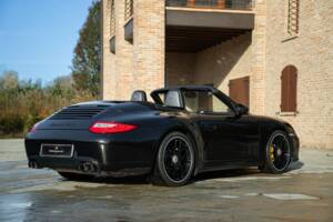 Image 13/50 of Porsche 911 Carrera GTS (2011)