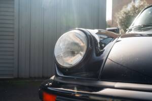 Imagen 46/60 de Porsche 911 Carrera 3.2 (WTL) (1988)