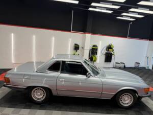 Image 3/8 de Mercedes-Benz 280 SL (1900)