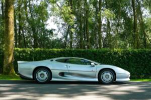 Bild 15/50 von Jaguar XJ 220 (1993)