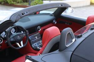 Image 51/75 of Mercedes-Benz SLS AMG Roadster (2012)