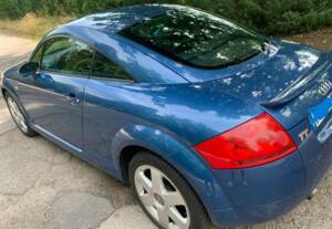Image 62/72 of Audi TT 1.8 T (2000)
