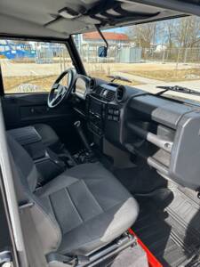 Bild 13/21 von Land Rover Defender 110 (2013)