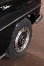 Image 24/64 of Mercedes-Benz 230/6 LWB (1976)