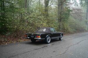 Image 8/28 of Mercedes-Benz 280 SL (1971)