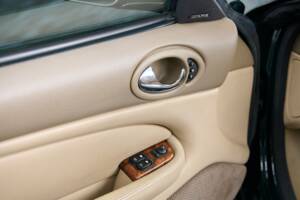Bild 42/50 von Jaguar XK8 4.0 (2002)
