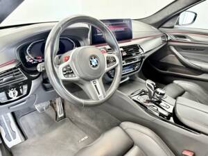 Image 17/31 of BMW M5 xDrive (2021)