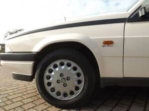 Image 27/50 of Alfa Romeo 75 2.0 (1986)