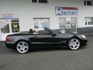 Bild 8/18 von Mercedes-Benz SL 500 (2009)