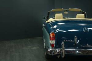 Afbeelding 32/50 van Mercedes-Benz 220 S Cabriolet (1957)