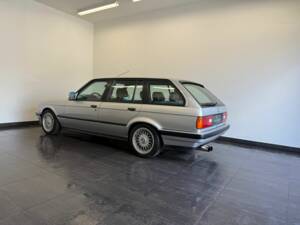 Immagine 10/50 di BMW 325i Touring (1992)