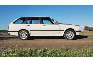 Afbeelding 25/36 van BMW 325ix Touring (1991)