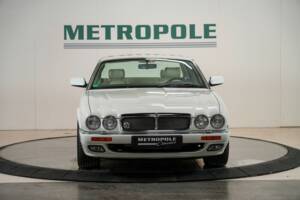 Image 9/50 of Jaguar XJR 4.0 (1995)