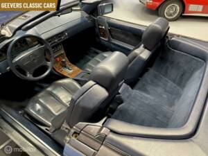 Image 13/16 of Mercedes-Benz 500 SL (1992)