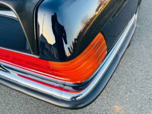 Image 16/23 of Mercedes-Benz 500 SL (1986)