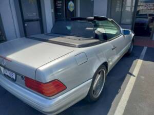 Image 16/40 of Mercedes-Benz SL 500 (1996)