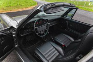 Image 2/50 de Porsche 911 Carrera 3.2 (1989)