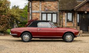 Image 3/45 of Peugeot 504 Convertible (1974)