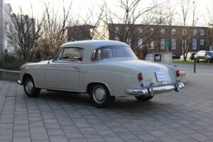 Image 18/41 of Mercedes-Benz 220 SE (1959)