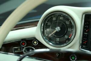 Image 19/50 of Mercedes-Benz 280 SE 3,5 (1971)