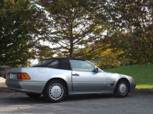 Image 3/50 of Mercedes-Benz SL 280 (1995)