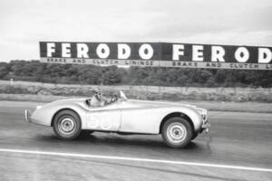 Image 18/50 of Jaguar XK 120 OTS (1950)