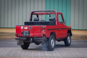 Immagine 6/42 di Mercedes-Benz 240 GD (SWB) (1979)