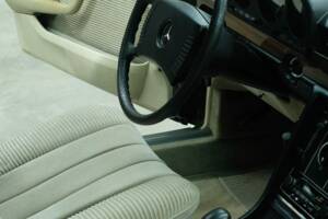 Image 43/50 de Mercedes-Benz 450 SEL 6,9 (1975)