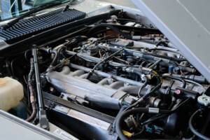Image 30/47 of Jaguar XJ-SC 5.3 (1987)