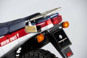 Bild 15/50 von Honda DUMMY (1989)
