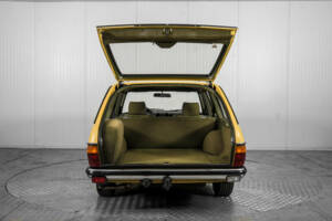 Image 44/50 of Mercedes-Benz 240 TD (1982)