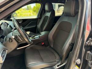 Bild 13/21 von Jaguar F-Pace 20d (2019)